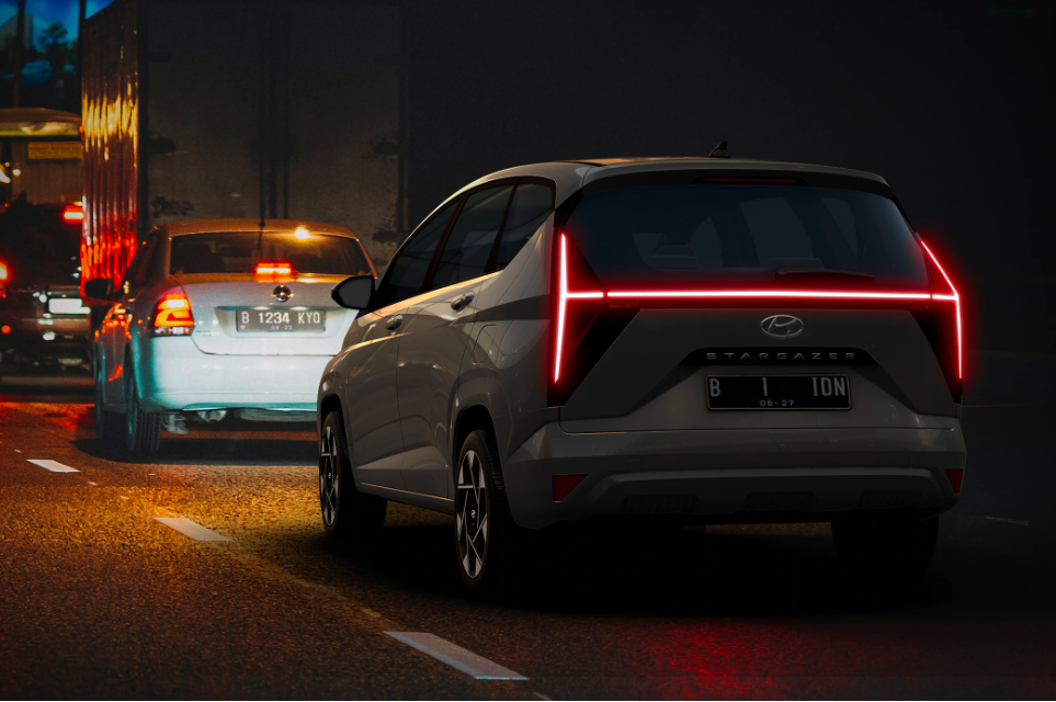 Hyundai Stargazer: le foto
