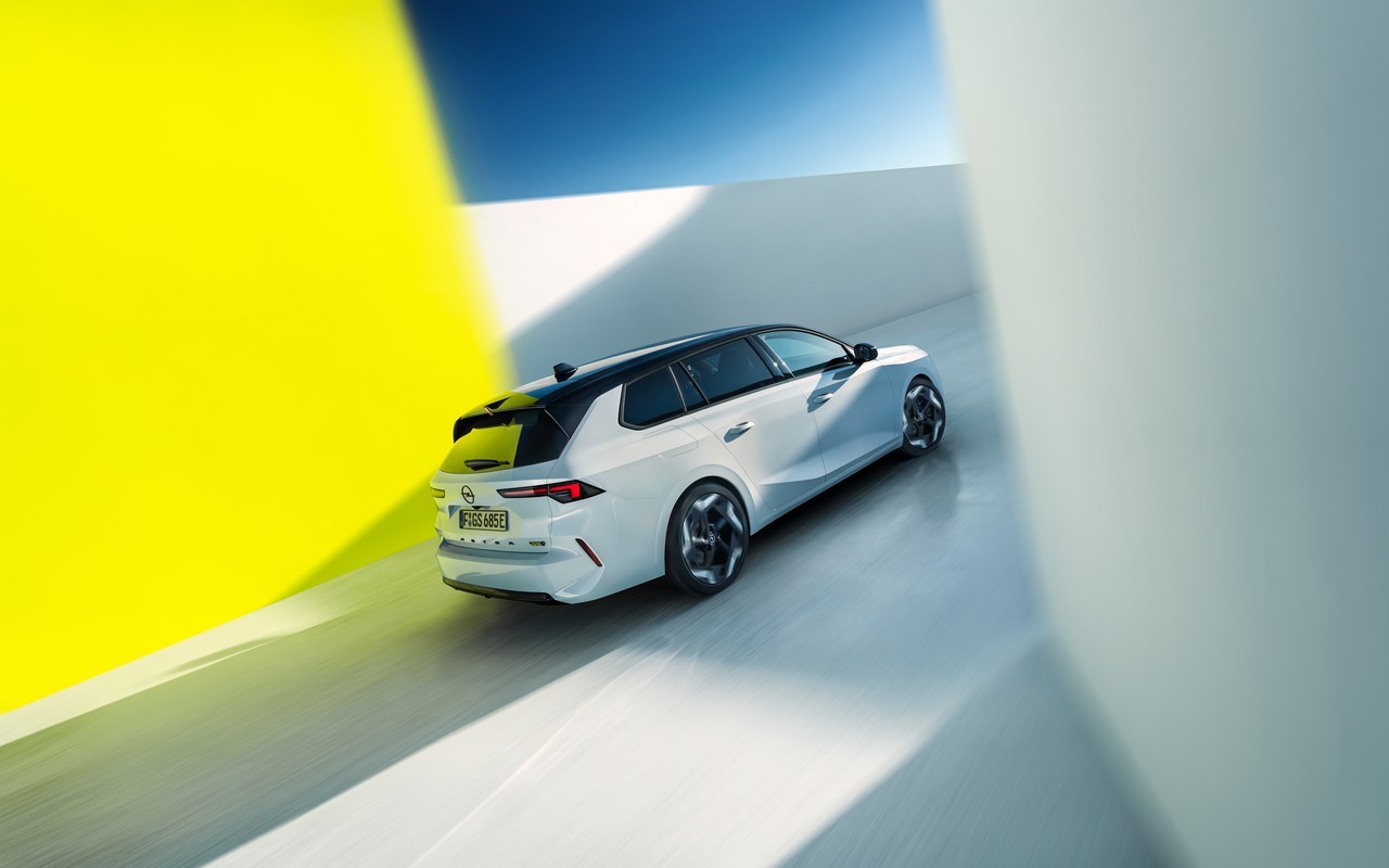 Opel Astra GSe ed Astra Sports Tourer GSe