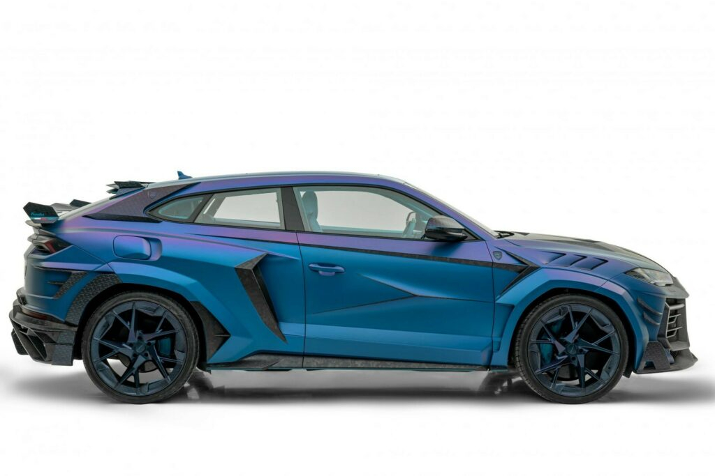 Lamborghini Urus by Mansory: le foto