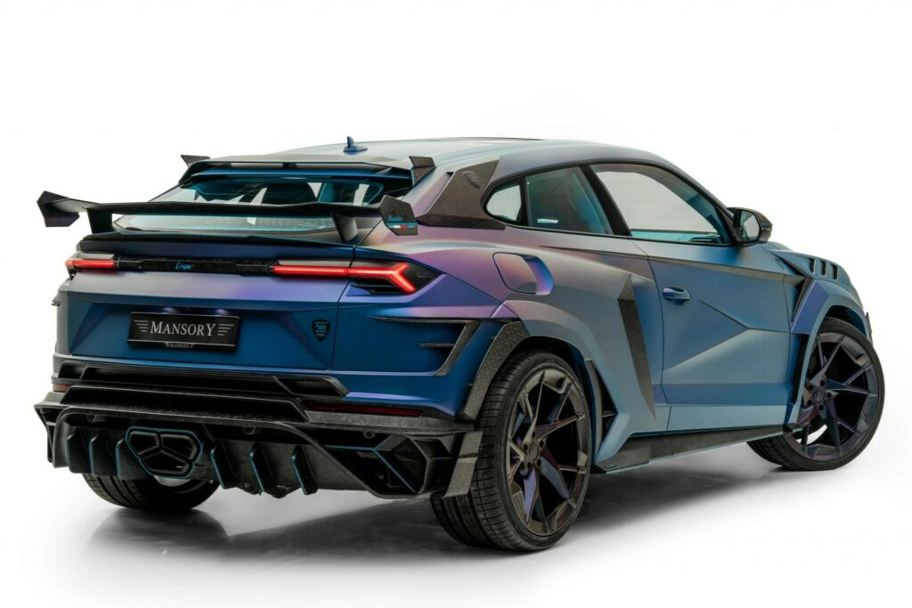 Lamborghini Urus by Mansory: le foto