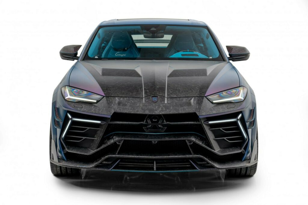 Lamborghini Urus by Mansory: le foto