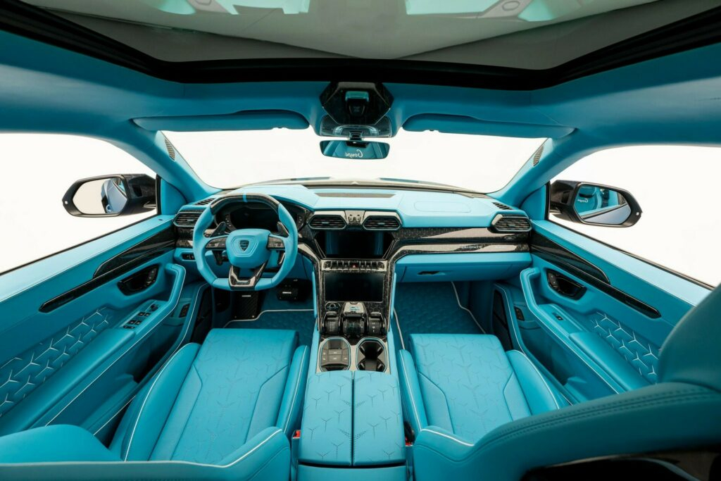 Lamborghini Urus by Mansory: le foto