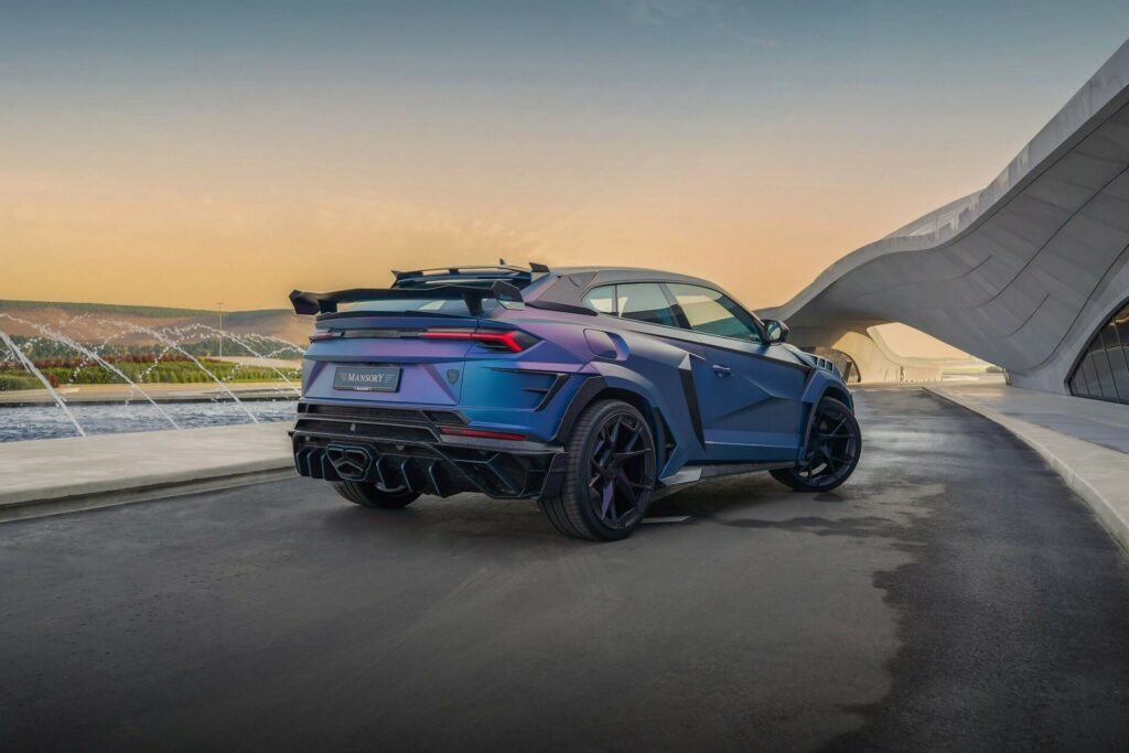 Lamborghini Urus by Mansory: le foto