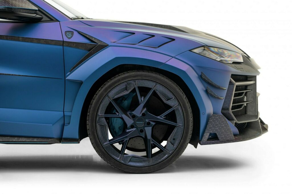 Lamborghini Urus by Mansory: le foto