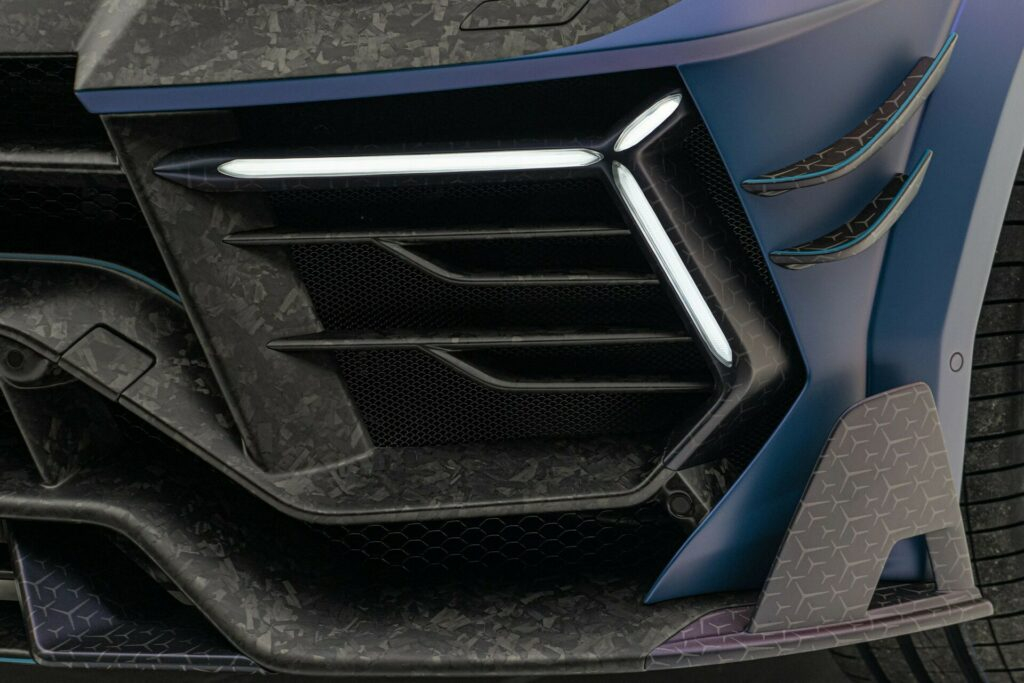 Lamborghini Urus by Mansory: le foto