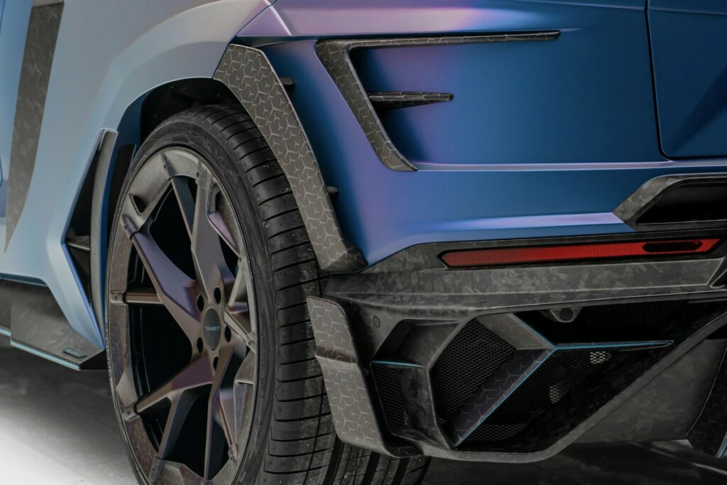 Lamborghini Urus by Mansory: le foto