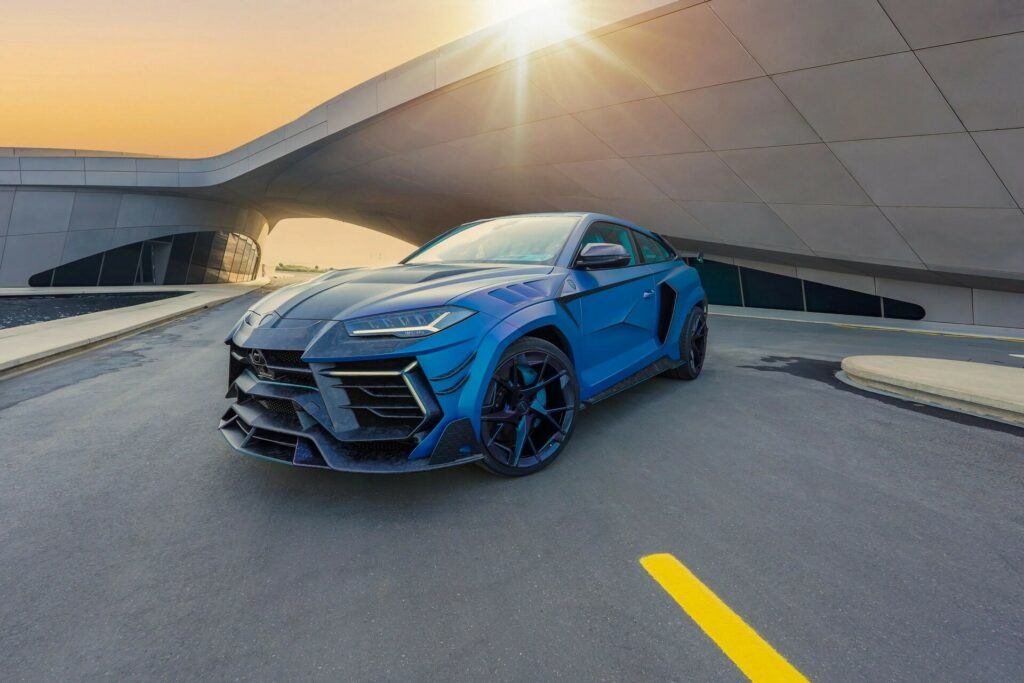 Lamborghini Urus by Mansory: le foto