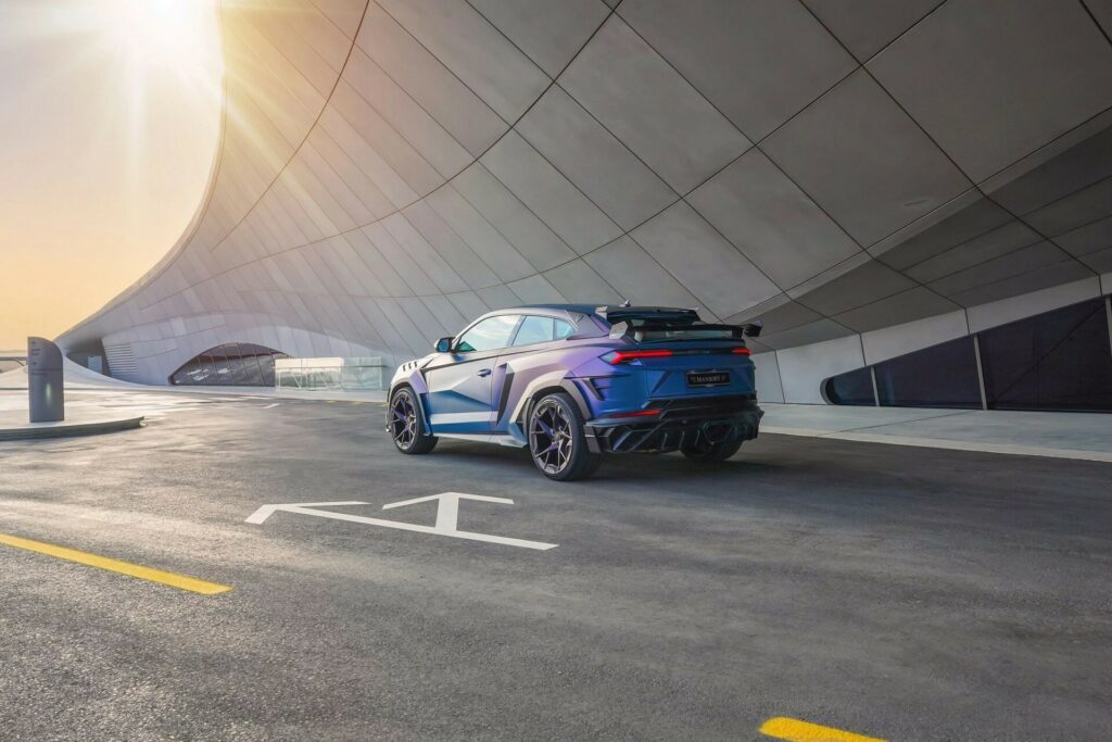 Lamborghini Urus by Mansory: le foto