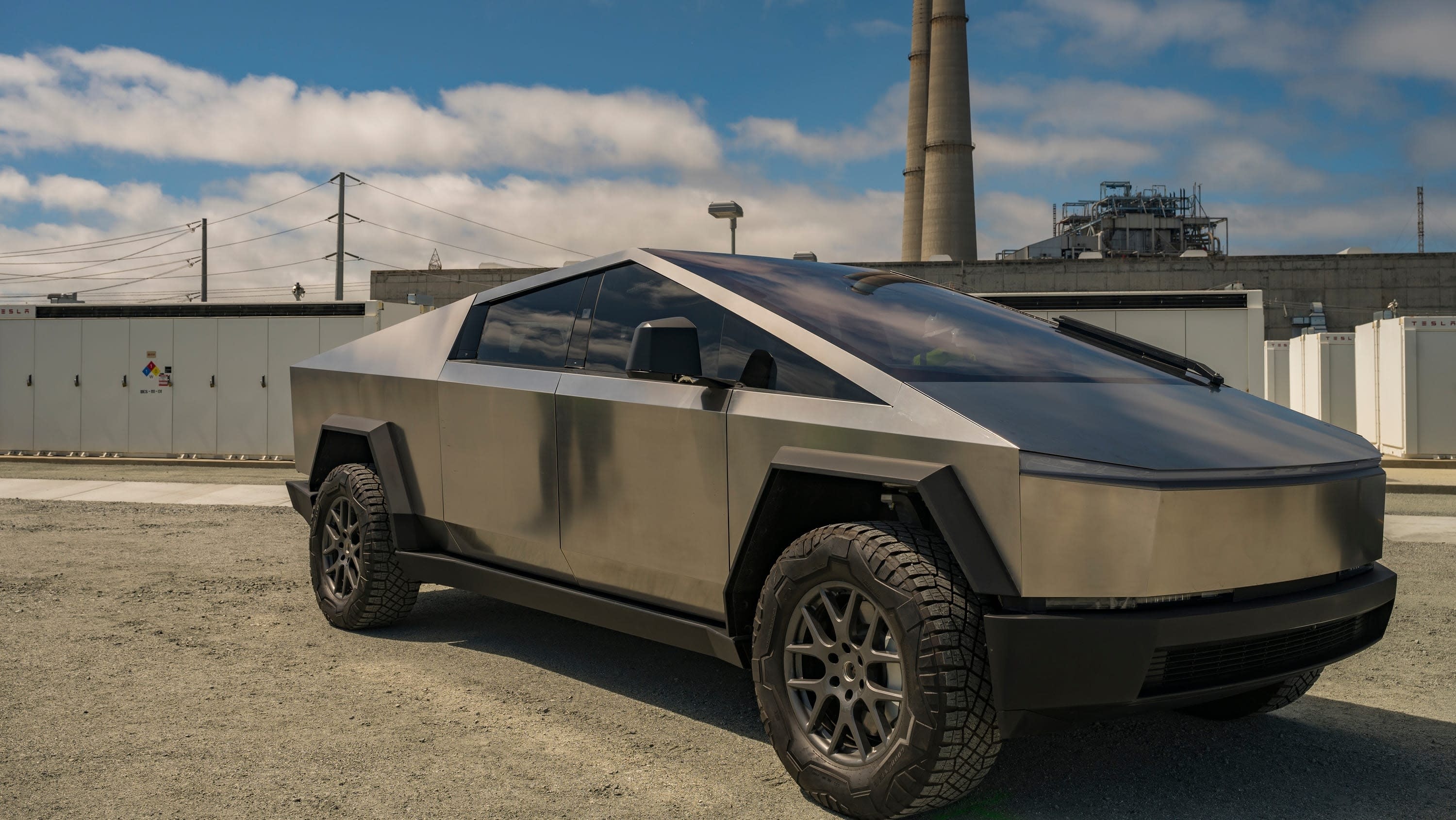 Tesla Cybertruck il pickup elettrico avrà meno autonomia del previsto Autoblog