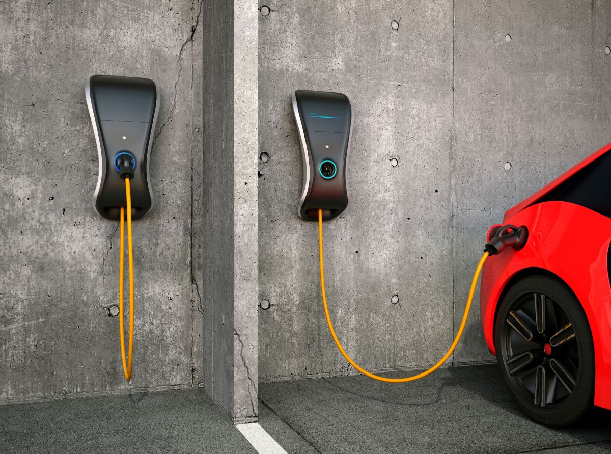 Sensori nell’asfalto monitorano le colonnine elettriche a Bolzano per evitare parcheggi abusivi
