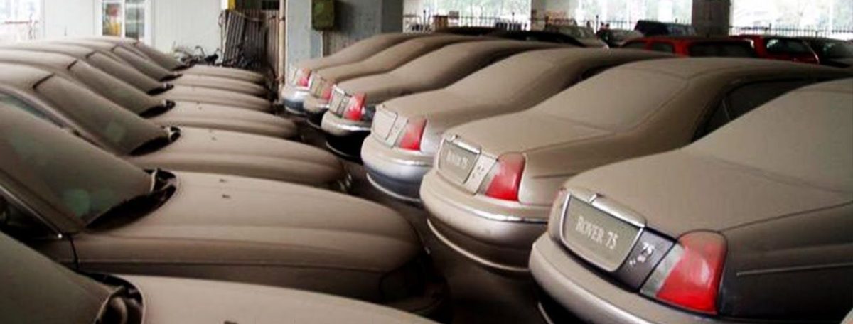 https://www.autoblog.it/app/uploads/2025/05/in-tunnel-nascosto-uk-trovate-centinaia-auto-abbandonate-mg-rover-austin-v3-801156-1-scaled.jpg
