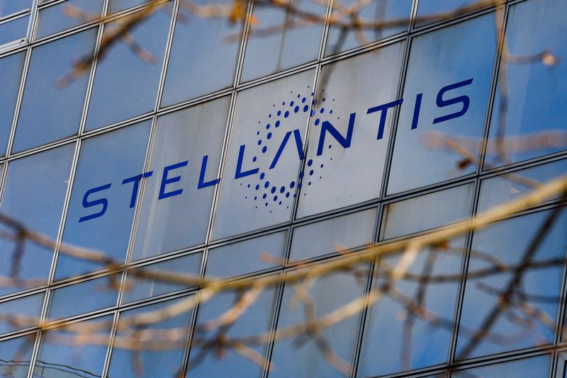 Stellantis avanza la richiesta di rivedere le normative UE sulle emissioni