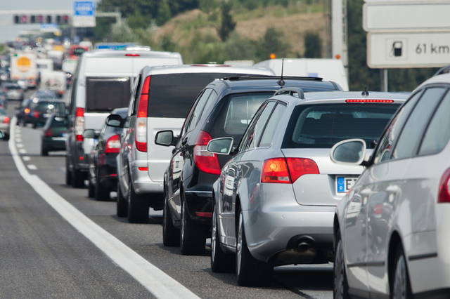 Traffico previsto per il ponte del 1 maggio 2026: bollini rossi e orari da evitare
