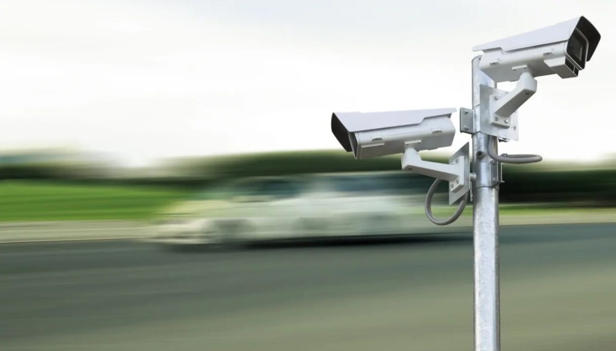 Il nuovo autovelox evoluto non fa sconti: multe fino a 1.300 euro
