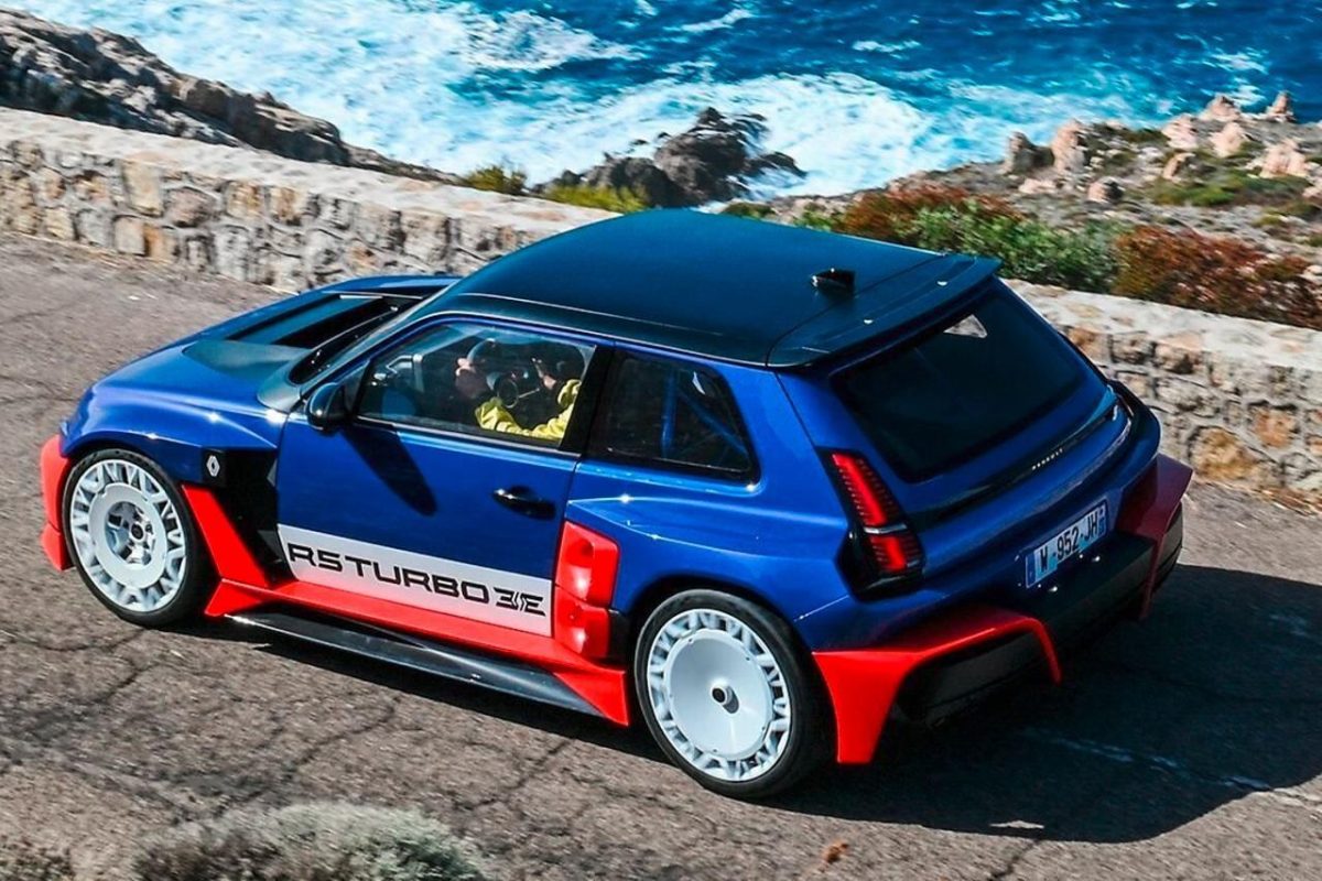 Renault 5 Turbo 3E, la nuova livrea è un omaggio agli anni 80