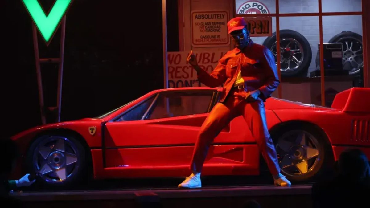 Rapper schianta una Ferrari F40 durante i Grammy 2026: era vera?