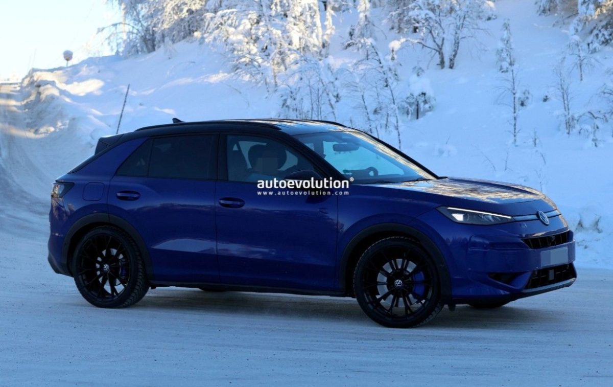 Volkswagen T Roc R avvistata: prime immagini e dettagli