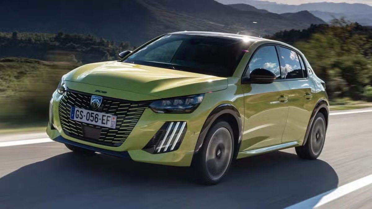 Peugeot 208: dal 2027 sarà solo elettrica, ma il modello termico rimarrà in listino