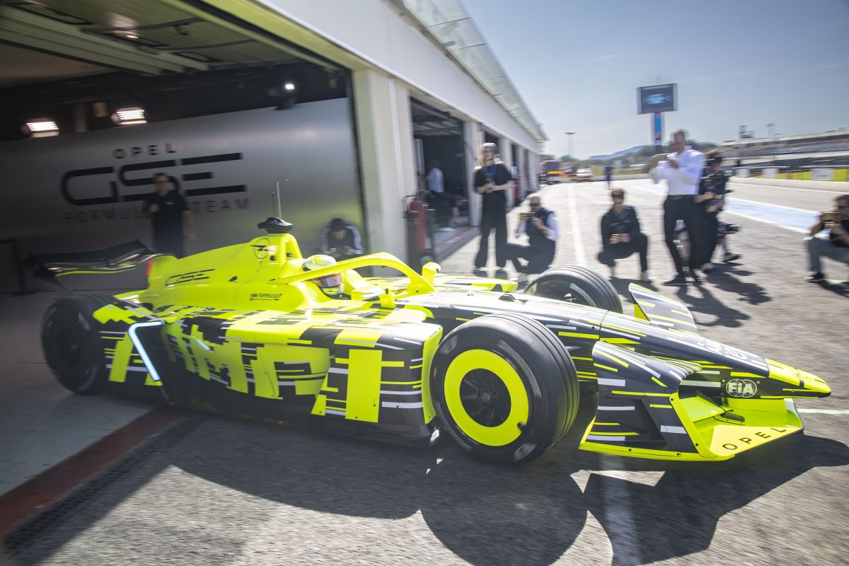 Opel svela la GSE 27FE: prototipo GEN4 di Formula E con oltre 800 CV