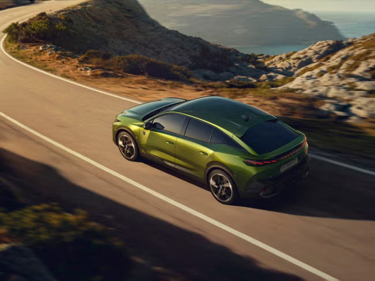 Stellantis presenta il nuovo motore 1.6 plug-in da 240 CV