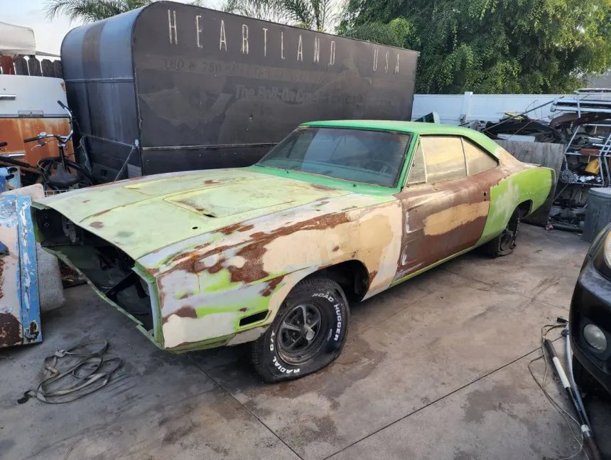 Dodge Charger R/T del 1970 in vendita: necessario un restauro completo