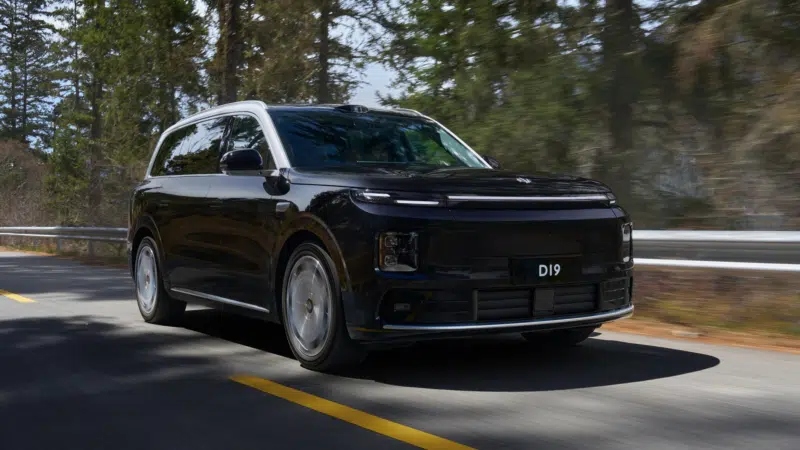 Leapmotor D19 debutta in Cina: batteria record da 80 kWh e 500 km EV - Autoblog