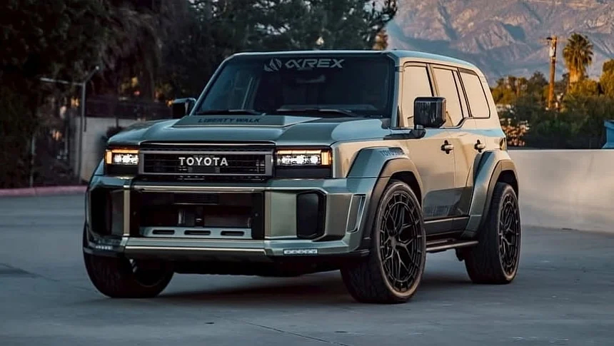Toyota Land Cruiser 250 Liberty Walk: il fuoristrada si trasforma in un'icona urbana