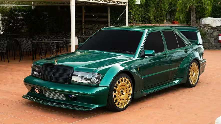 Restomod della Mercedes 190 E con carrozzeria in carbonio e prestazioni da supercar