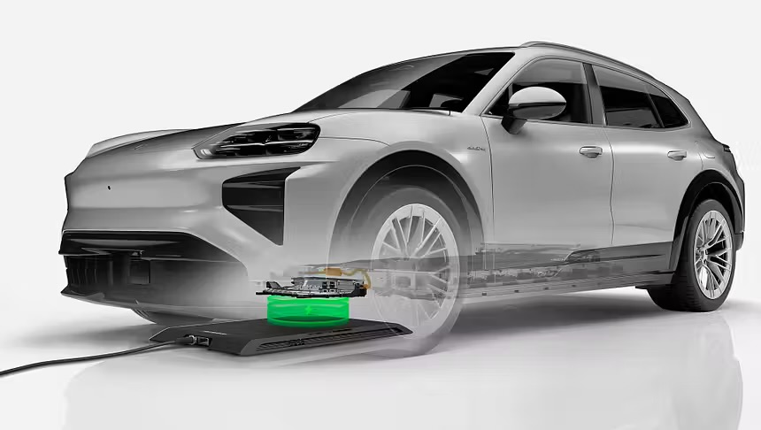 Porsche presenta ricarica wireless per Cayenne Electric, senza bisogno di cavo