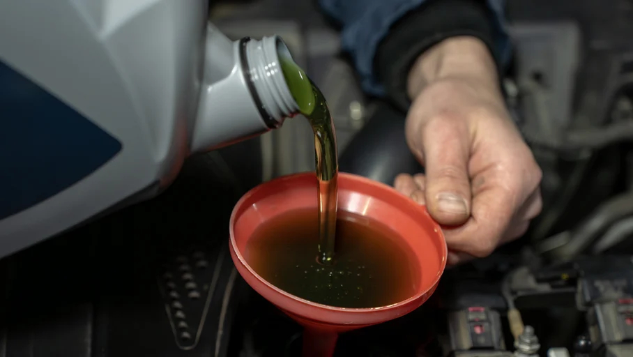 L’esperienza giapponese: perché in Giappone cambiano l’olio ogni 5.000 km e si superano i 300.000 km