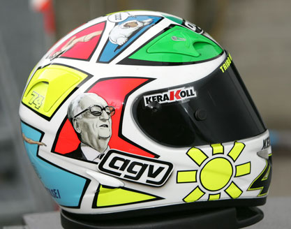 Il nuovo casco di Valentino Rossi - Motoblog