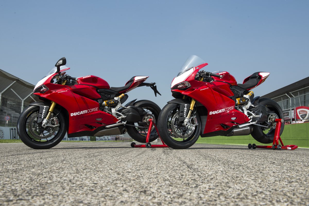 Ducati 1199 Panigale R e Panigale R Superbike 2015