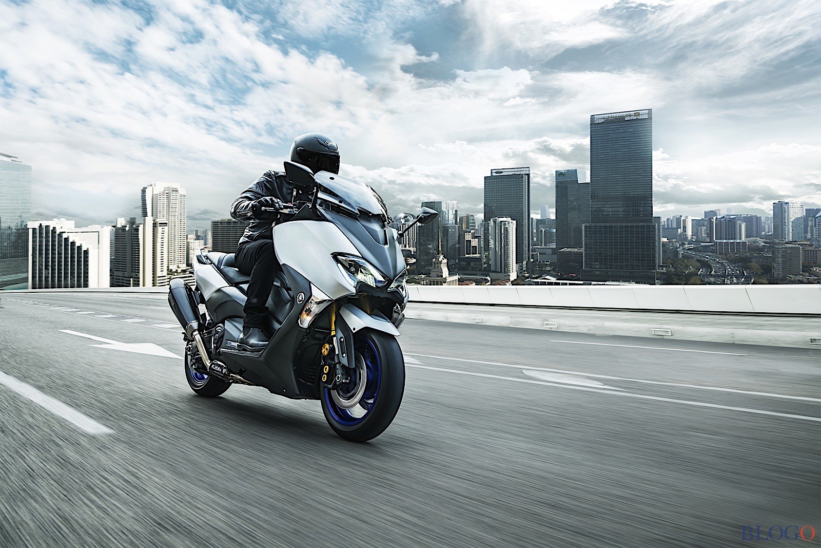 Yamaha TMax SX Sport Edition: in vendita da 13.190 euro - Motoblog
