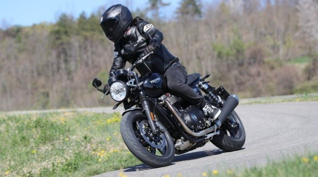 Triumph Street e Speed Twin 2019: primo contatto - Motoblog