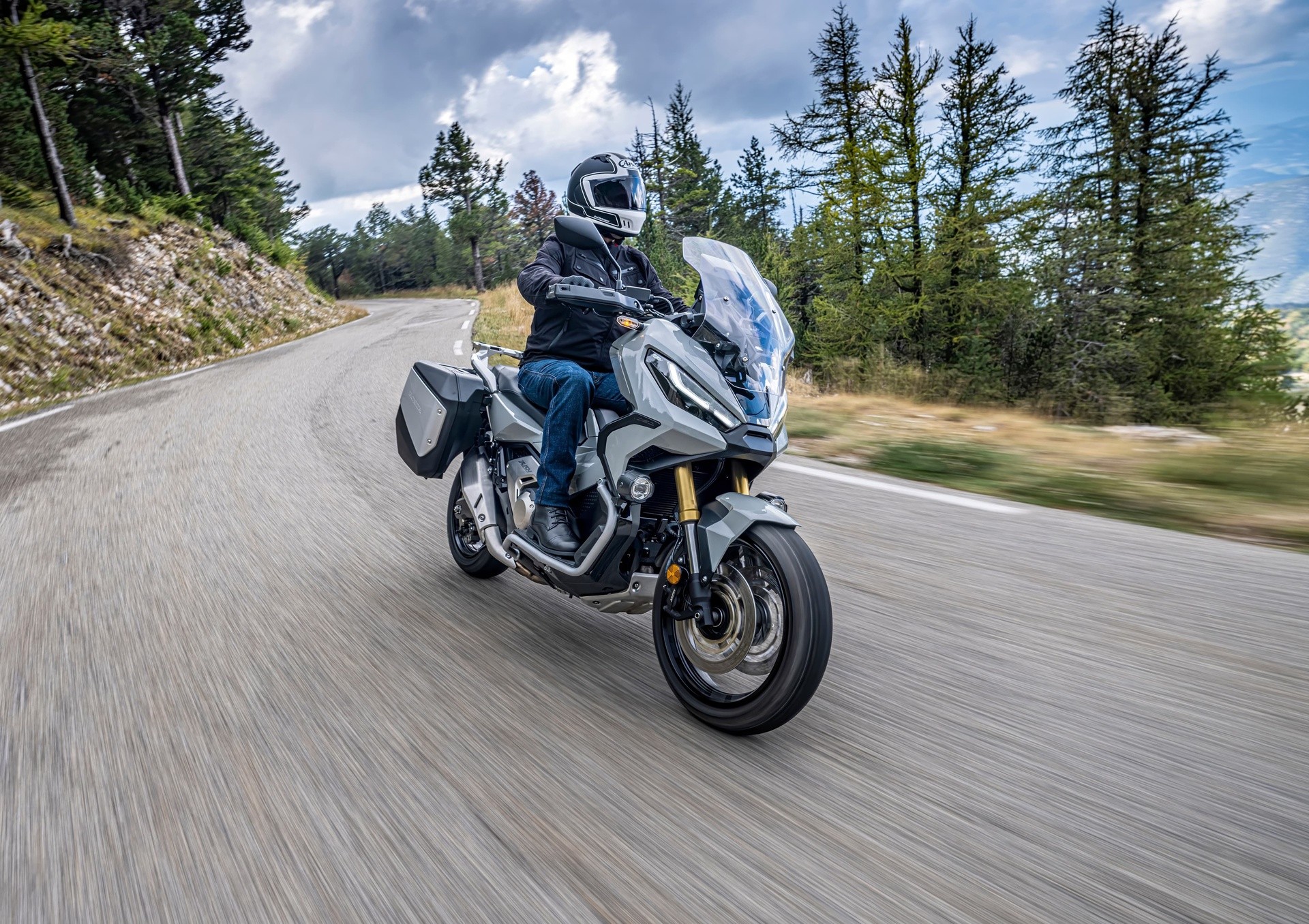 Honda X Adv 21 Nuovo Look E Diversi Aggiornamenti Al Motore Motoblog