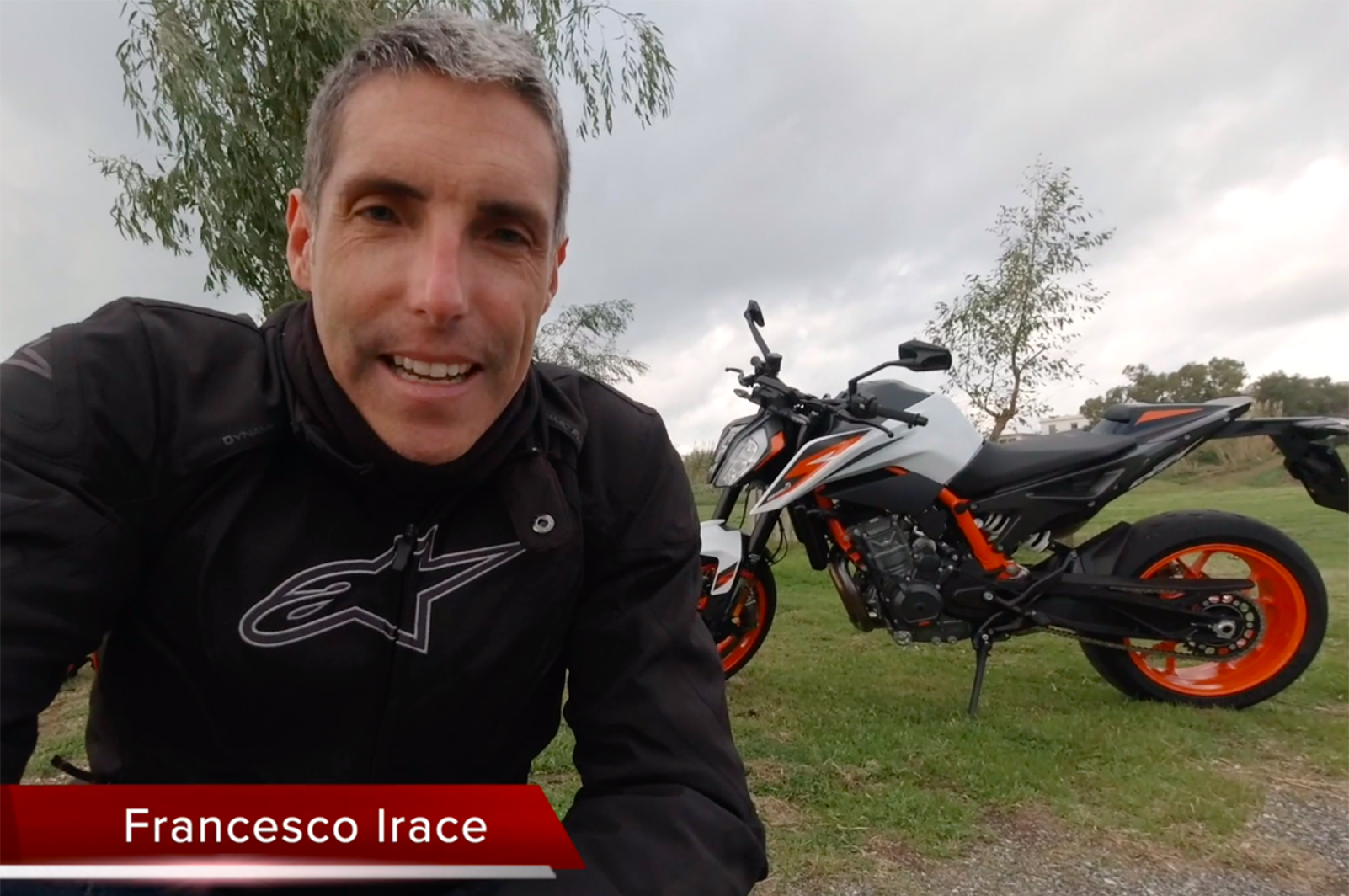 KTM 890 Duke R la prova su strada VIDEO