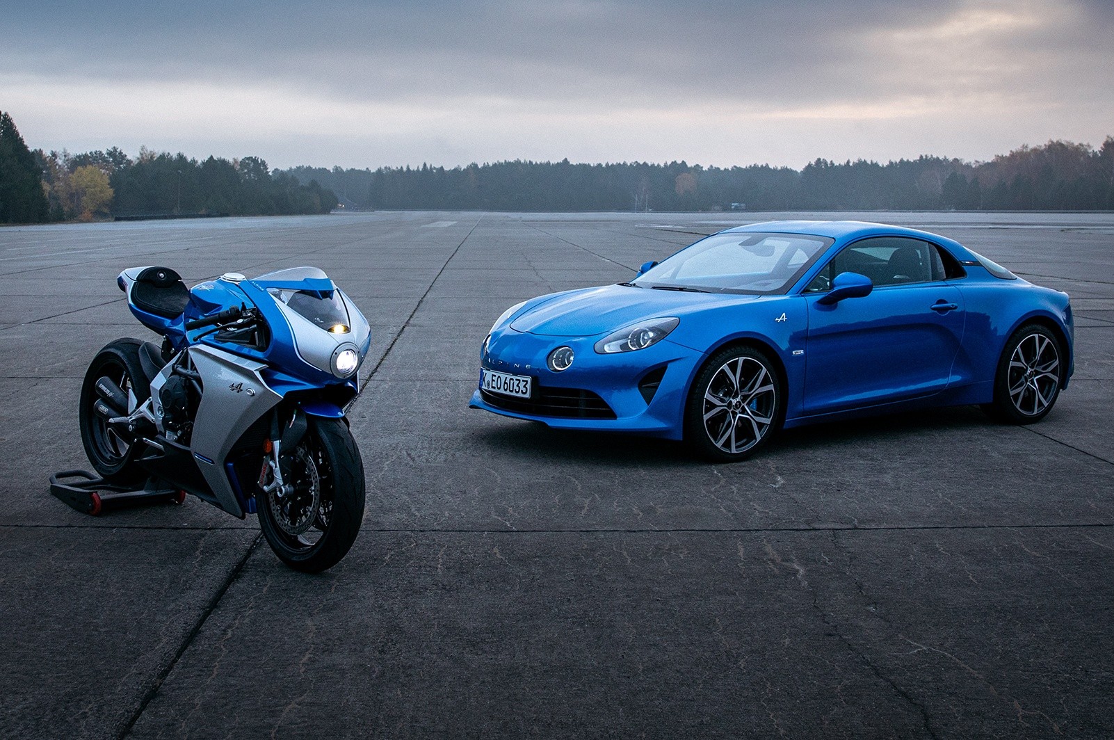 MV Agusta Alpine Superveloce - Ambient