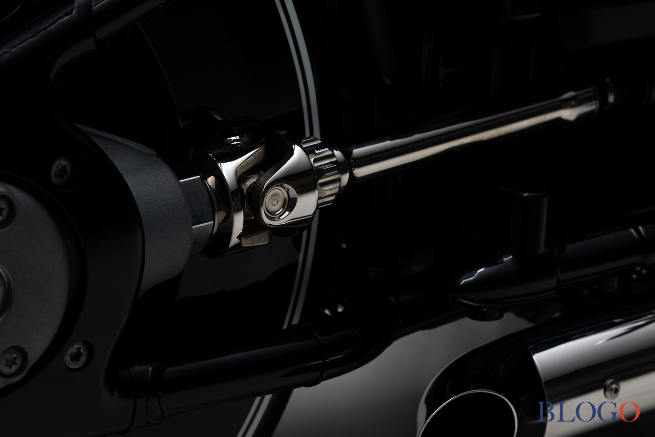 BMW R 18 "Spirit of Passion" by Kingston Custom