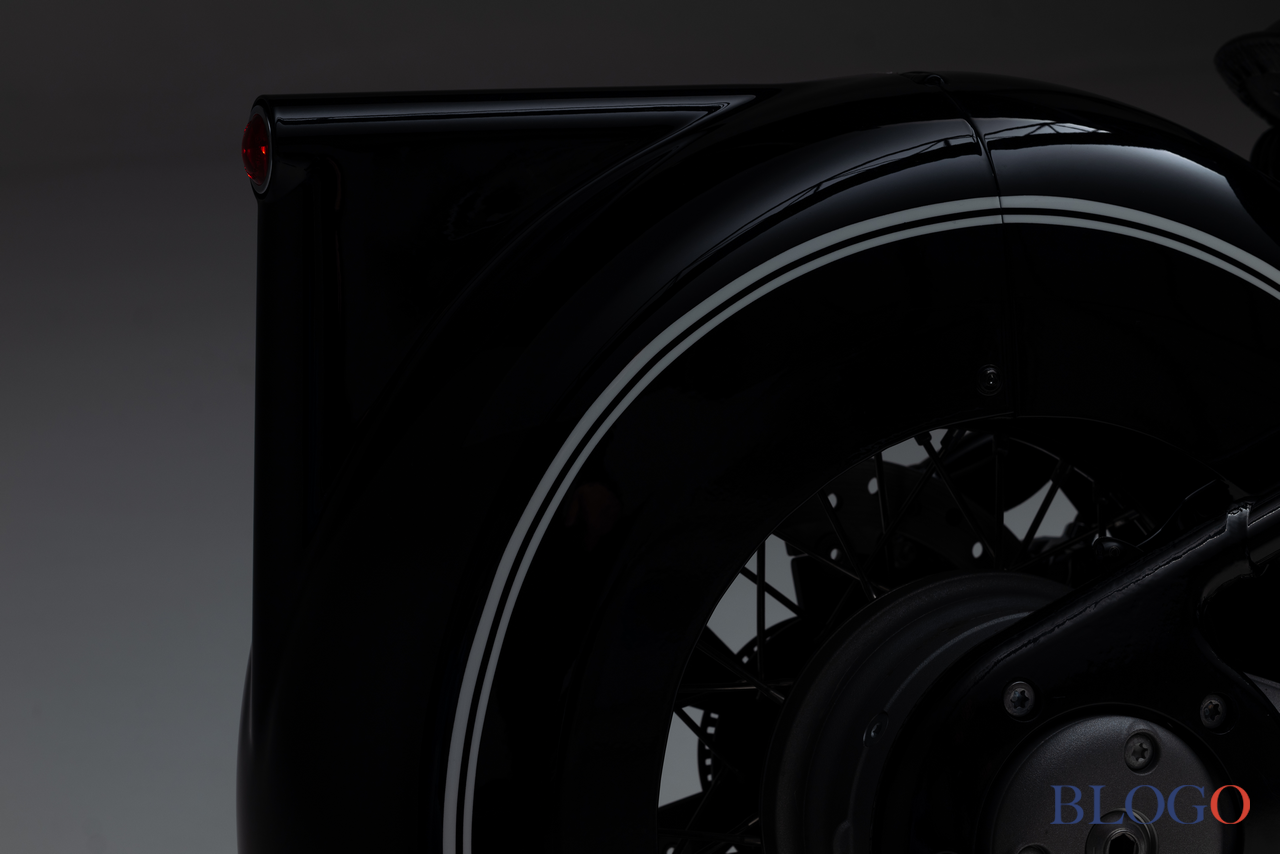 BMW R 18 "Spirit of Passion" by Kingston Custom