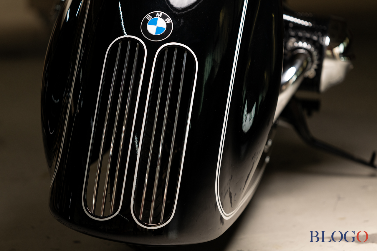 BMW R 18 "Spirit of Passion" by Kingston Custom