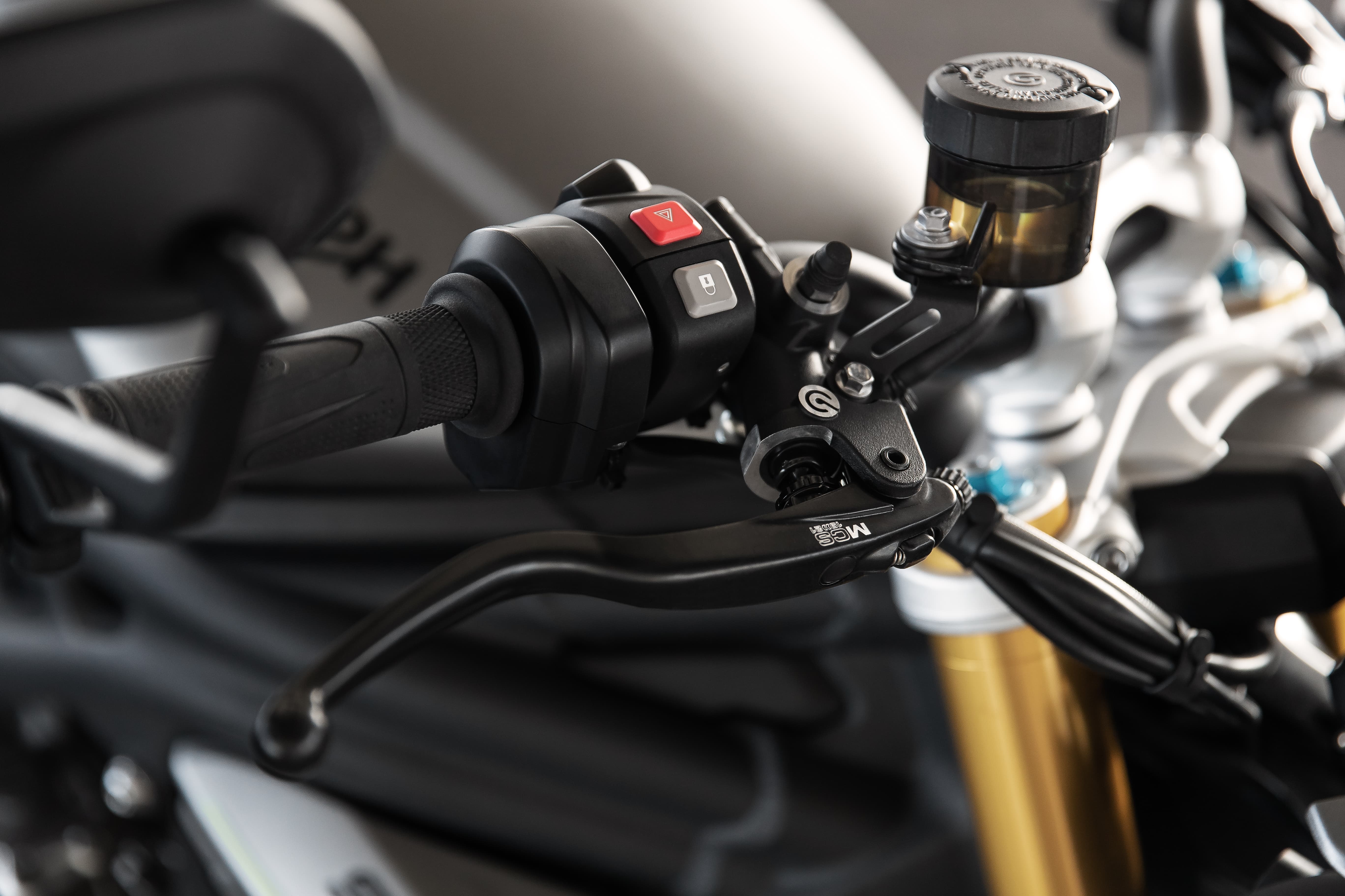 Triumph svela la nuova Speed Triple 1200 RS