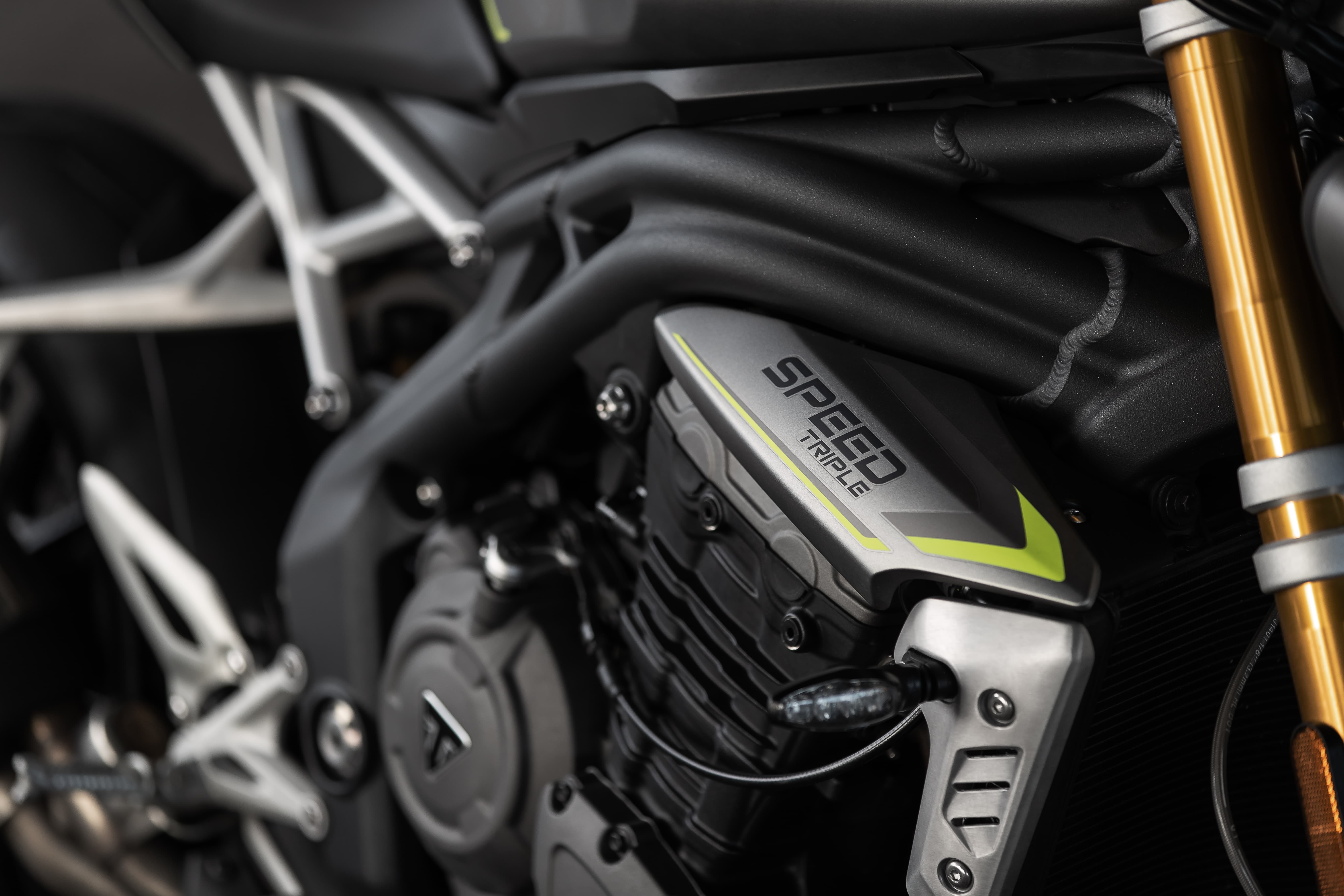 Triumph svela la nuova Speed Triple 1200 RS