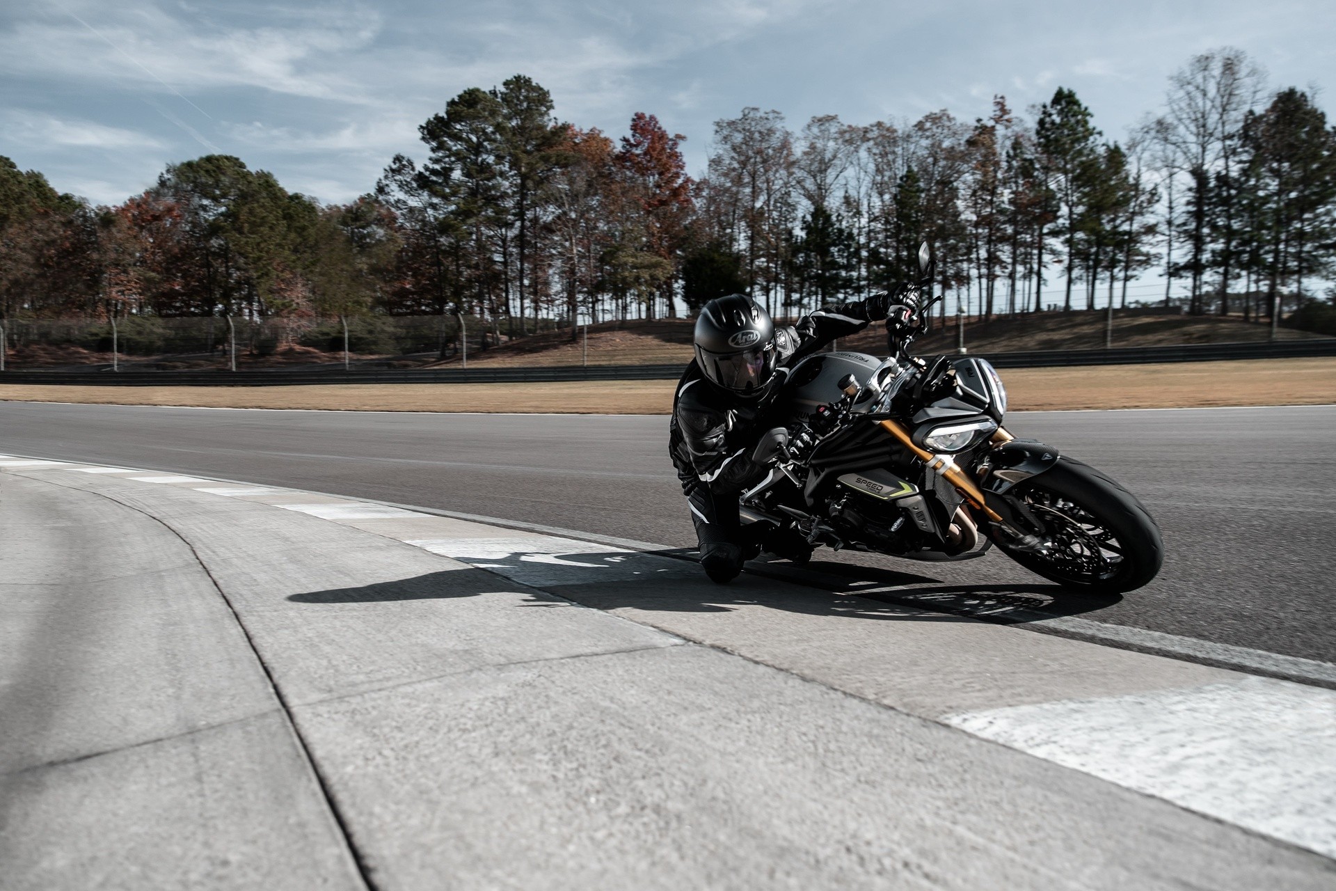 Triumph svela la nuova Speed Triple 1200 RS