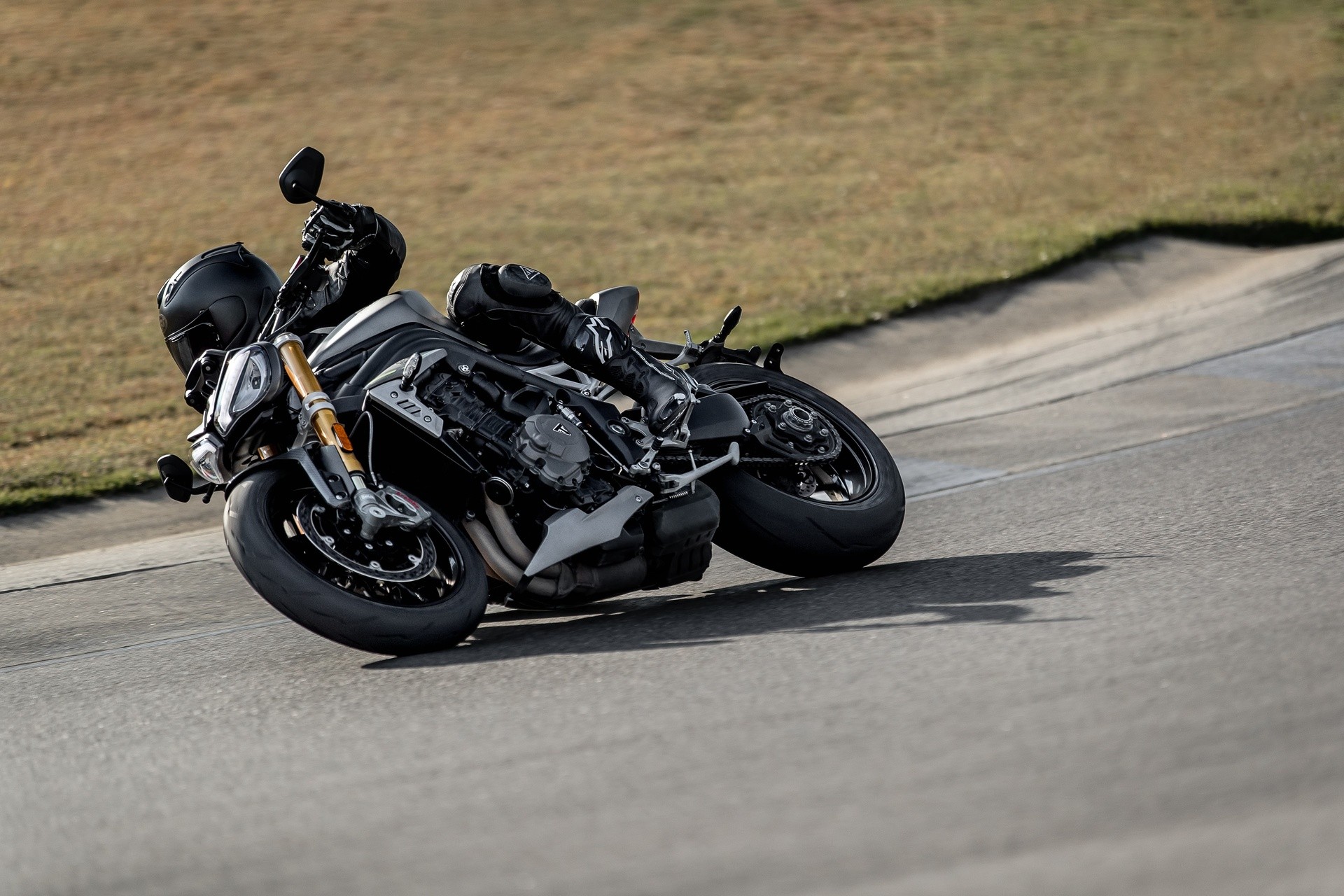 Triumph svela la nuova Speed Triple 1200 RS