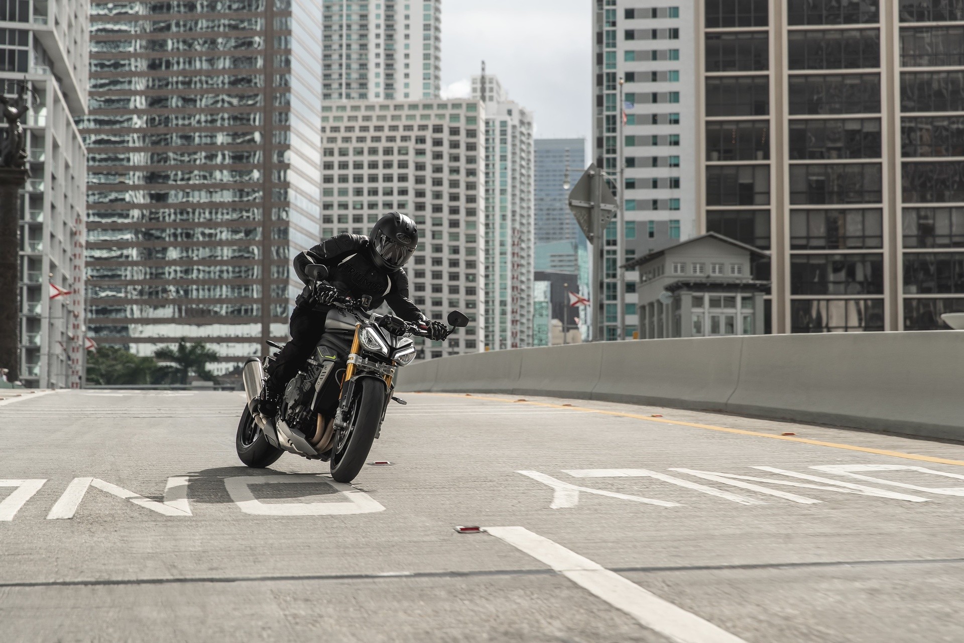Triumph svela la nuova Speed Triple 1200 RS