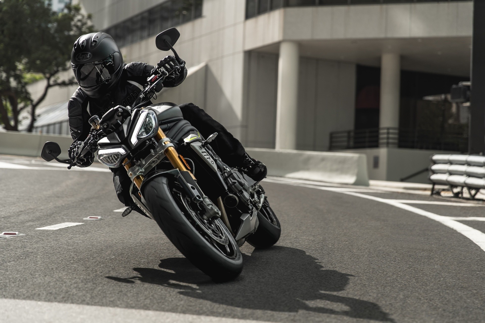 Triumph svela la nuova Speed Triple 1200 RS