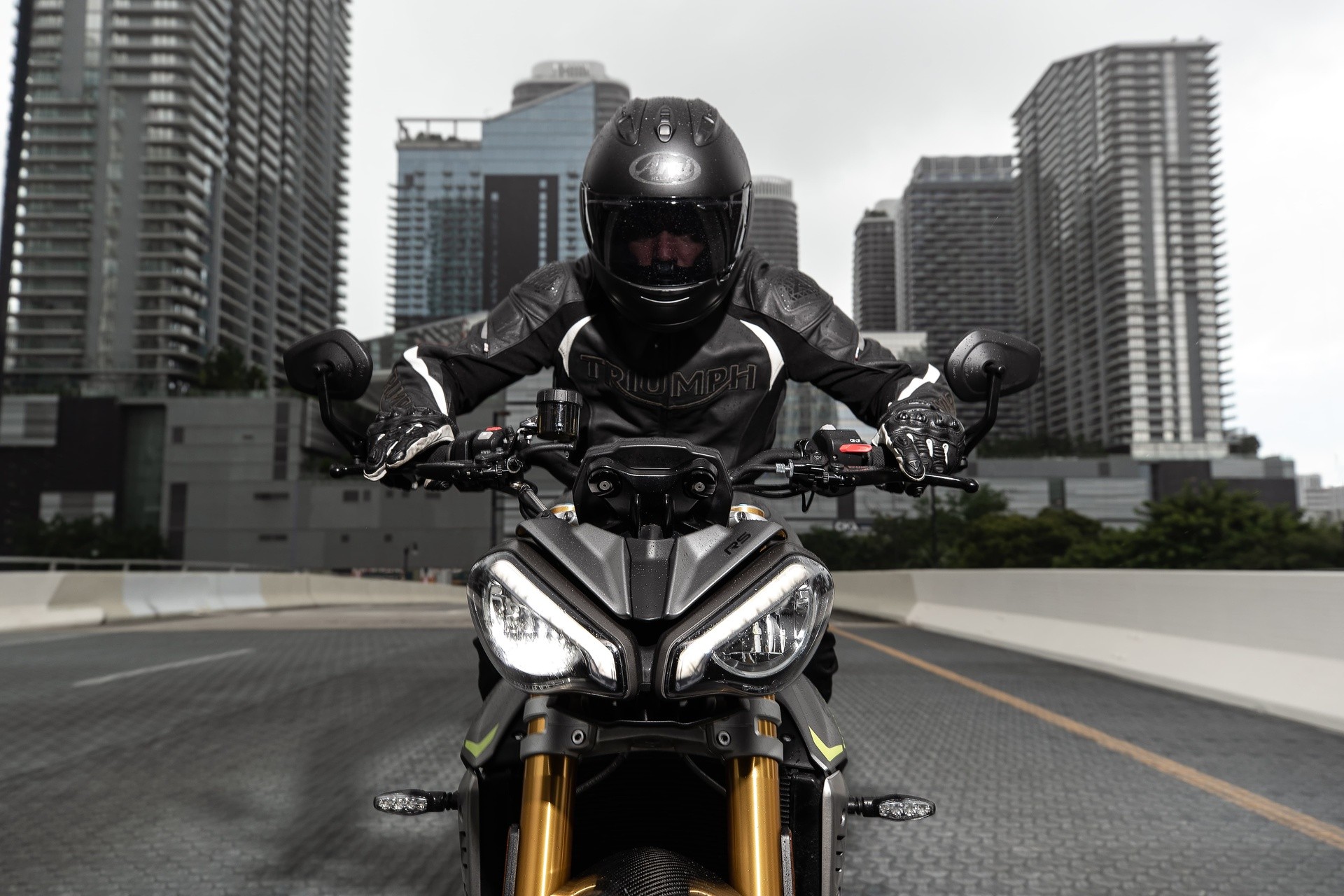 Triumph svela la nuova Speed Triple 1200 RS