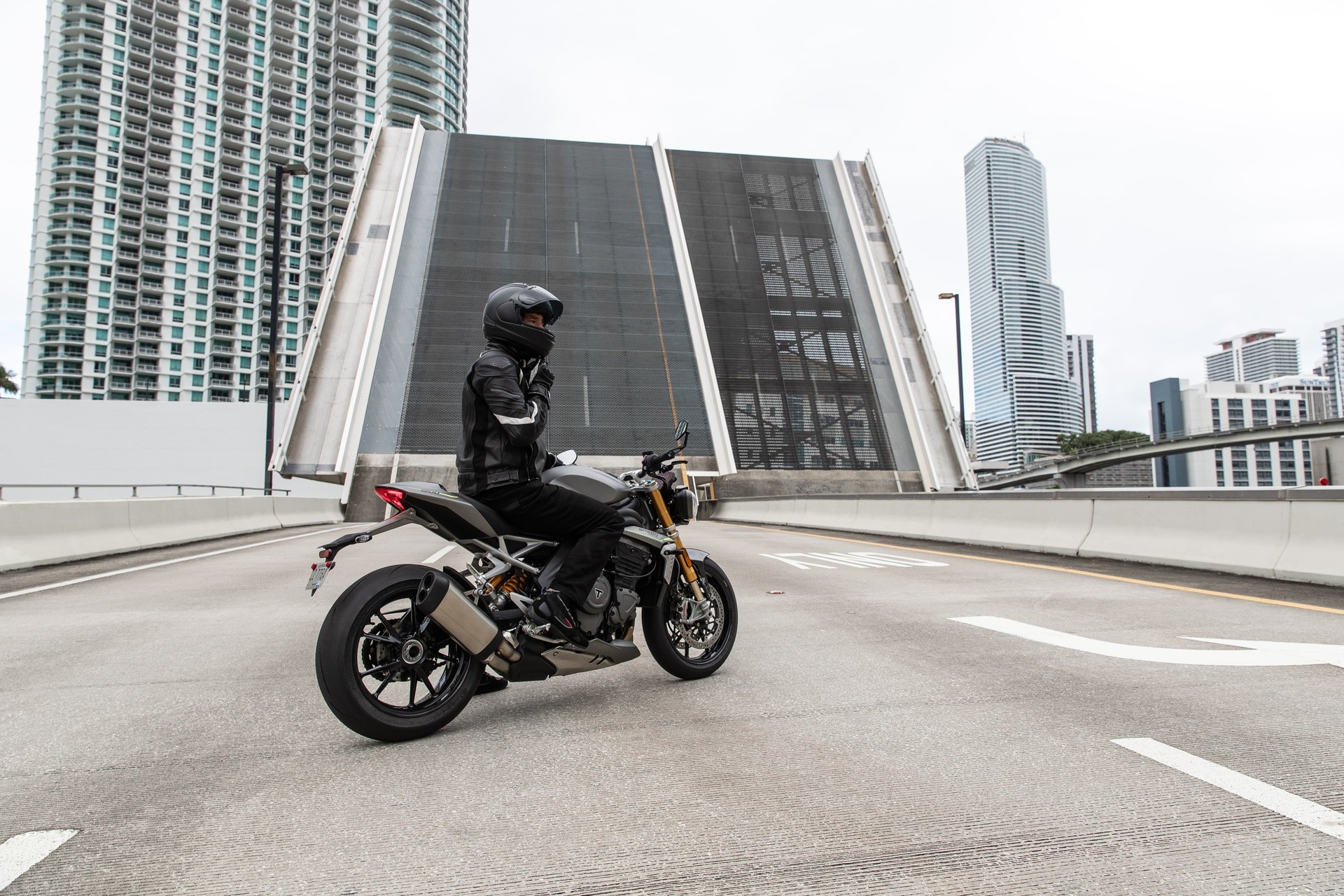 Triumph svela la nuova Speed Triple 1200 RS