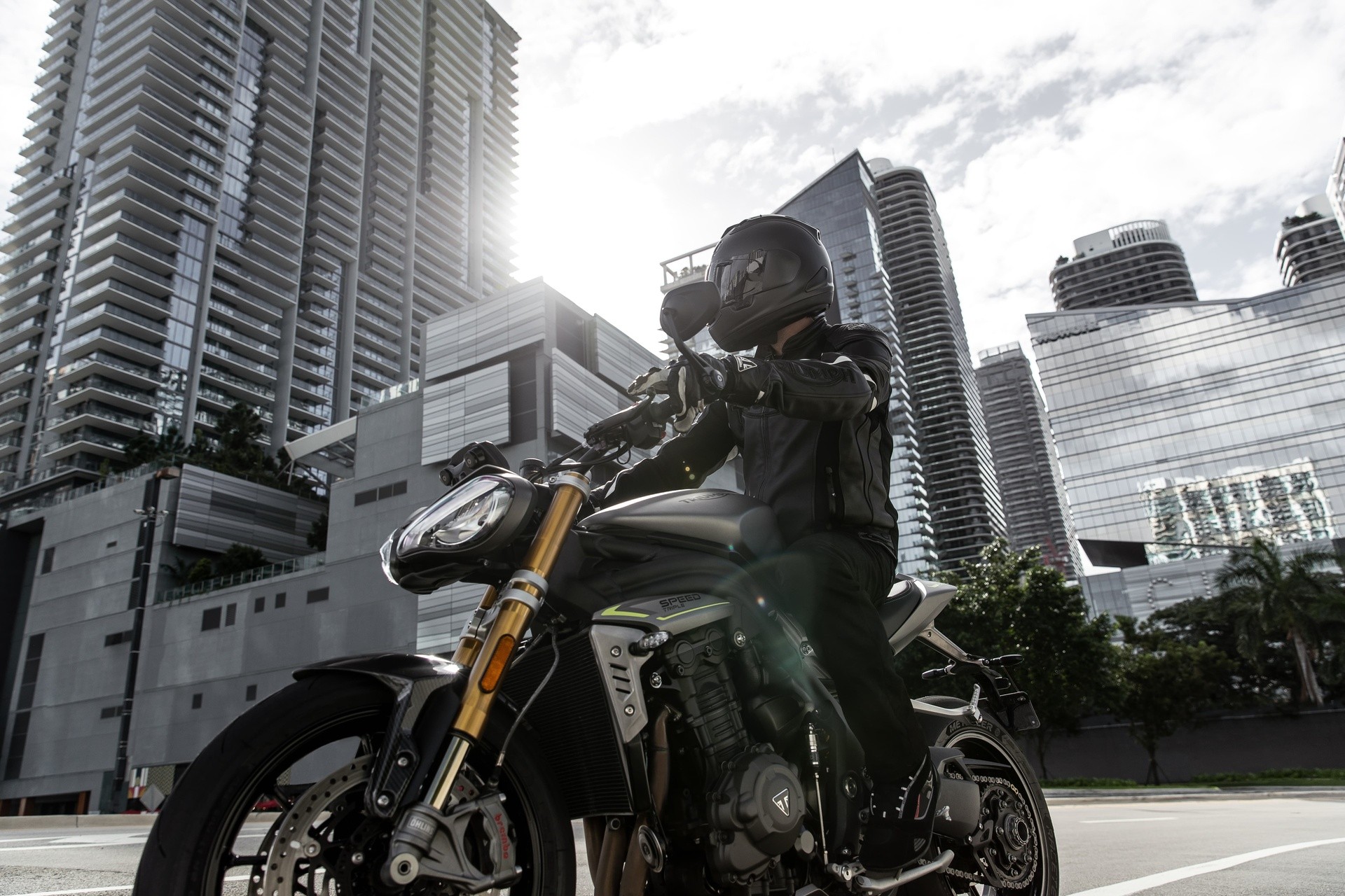 Triumph svela la nuova Speed Triple 1200 RS