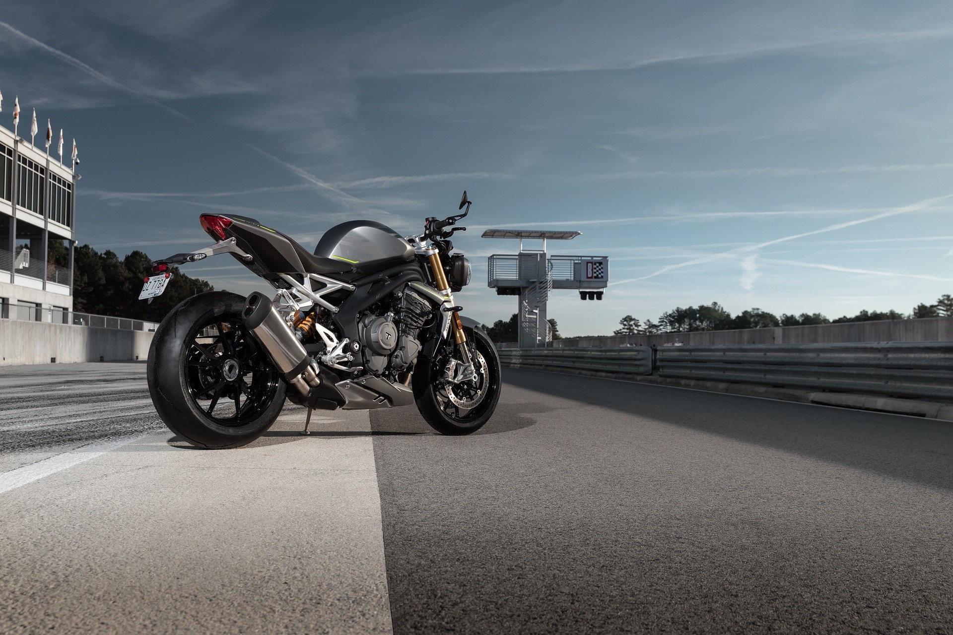 Triumph svela la nuova Speed Triple 1200 RS